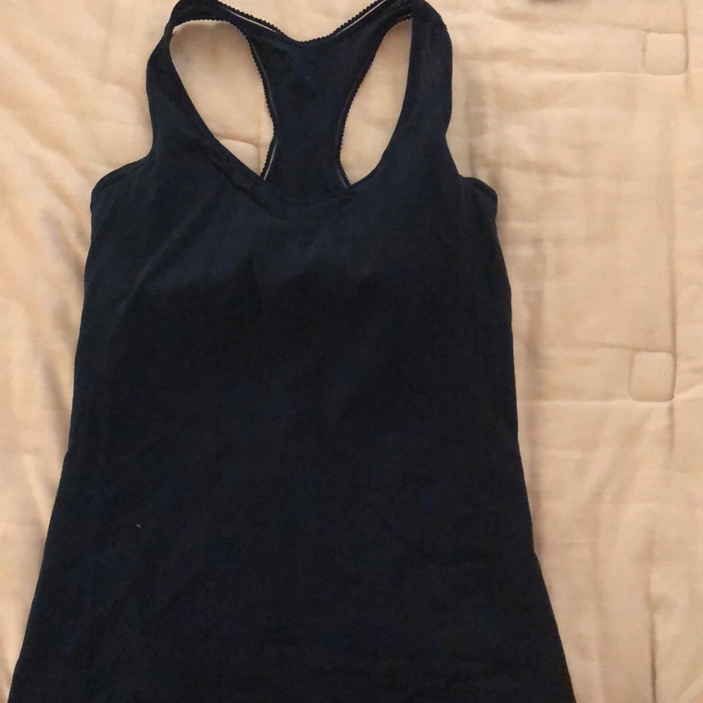 Size 4 Lululemon tank top that fits more like a 2